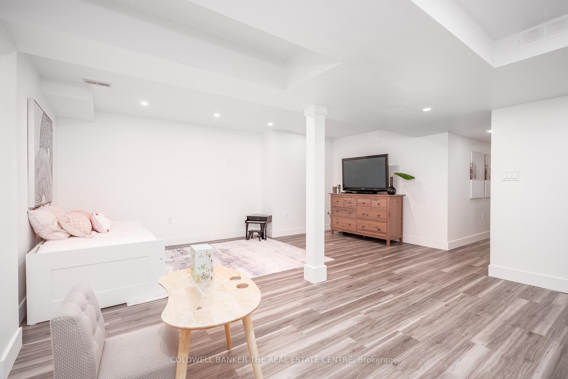 Photo 21 of 3 Aster Drive, Vaughan, Kleinburg — HOMEH