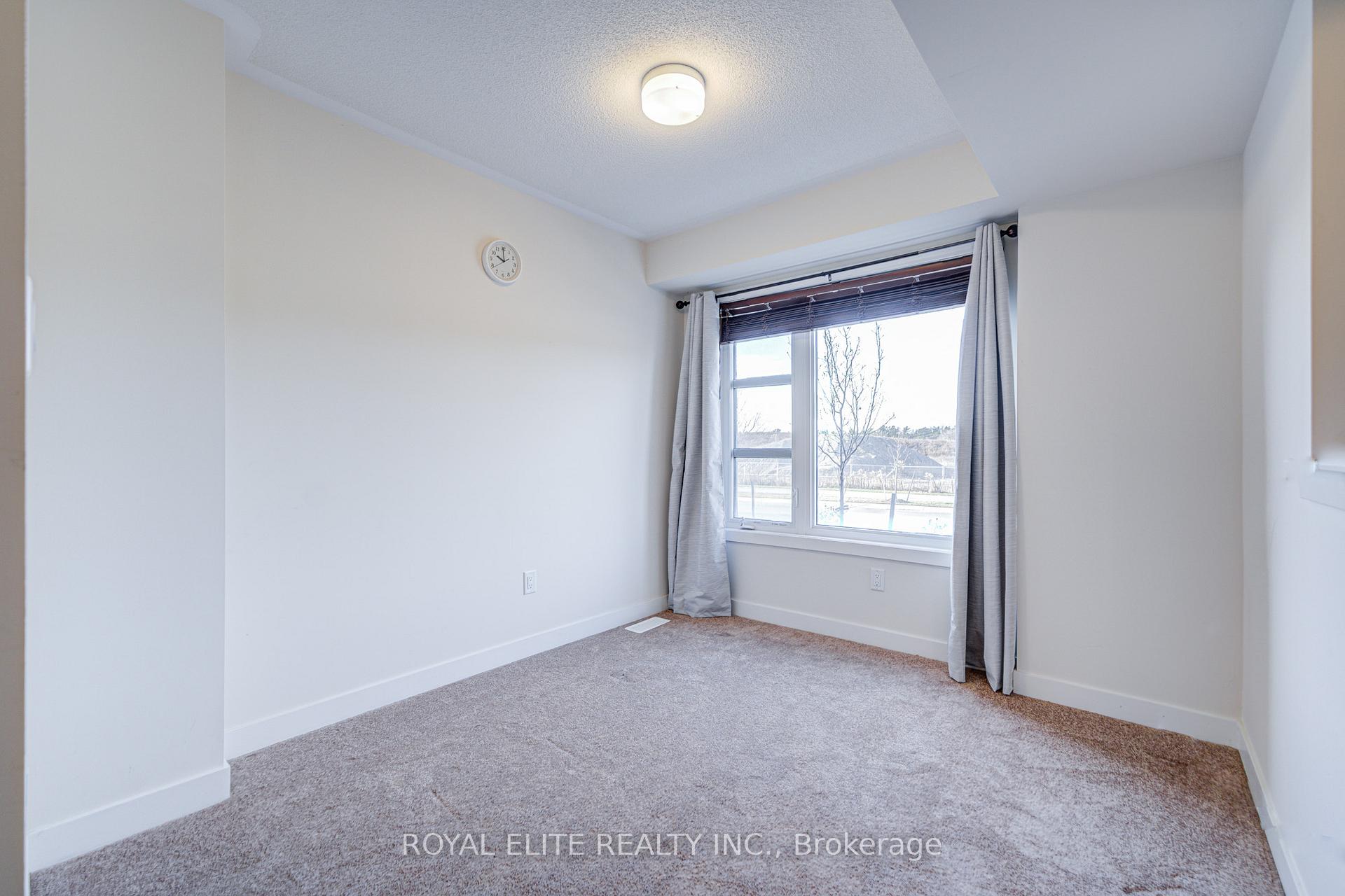 Photo 5 of 2656 Castlegate Crossing, Pickering, Duffin Heights — HOMEH