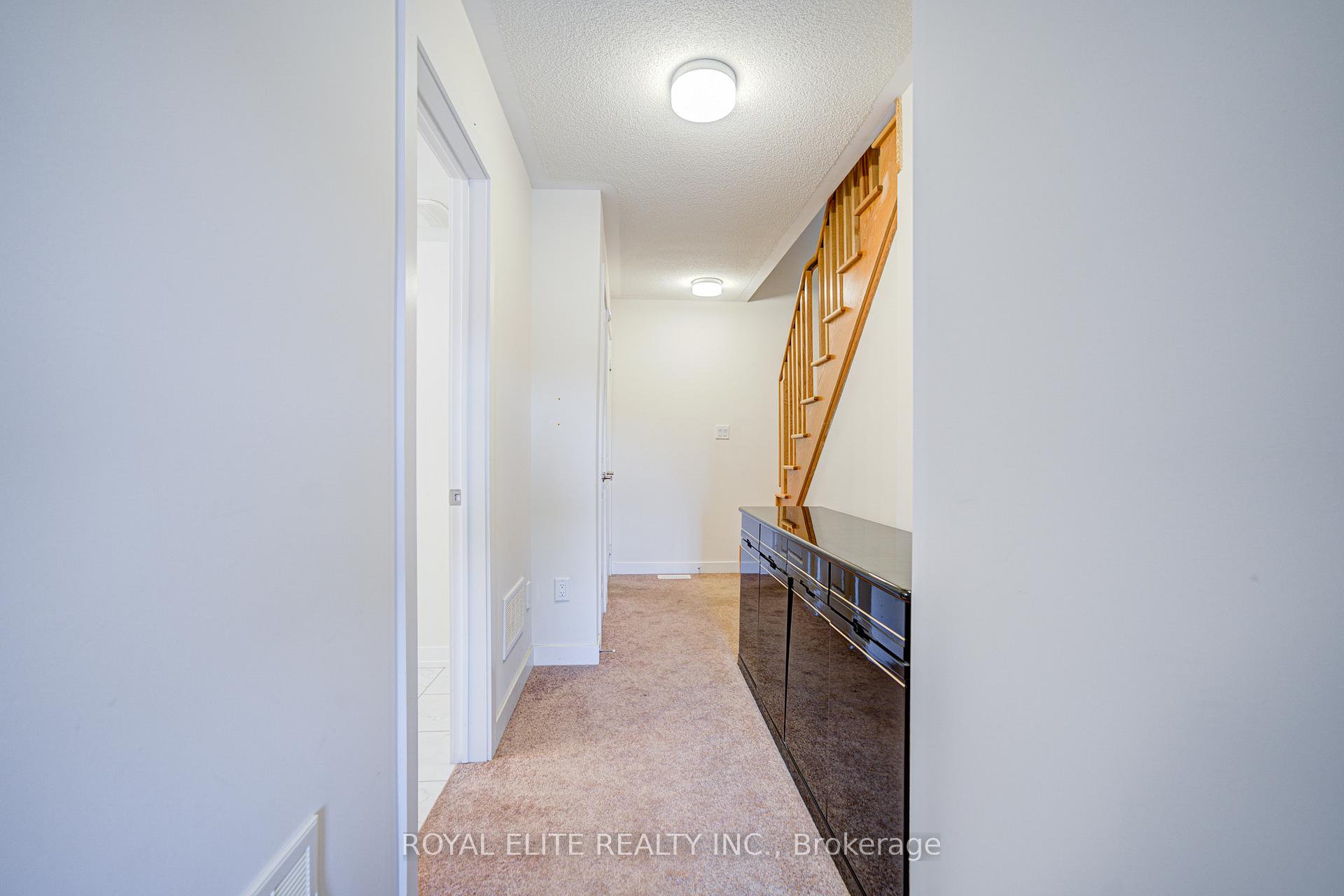 Photo 8 of 2656 Castlegate Crossing, Pickering, Duffin Heights — HOMEH