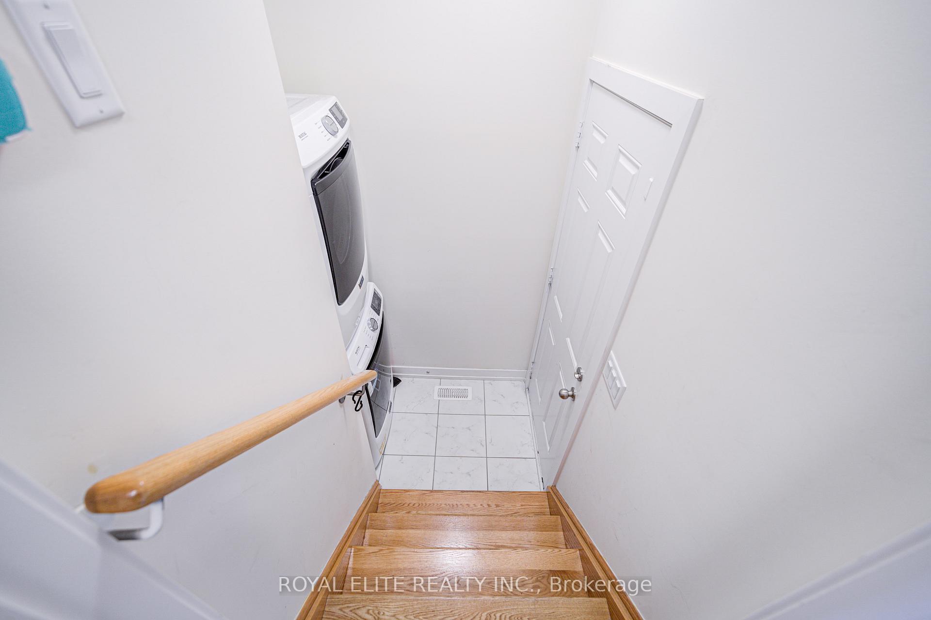 Photo 10 of 2656 Castlegate Crossing, Pickering, Duffin Heights — HOMEH