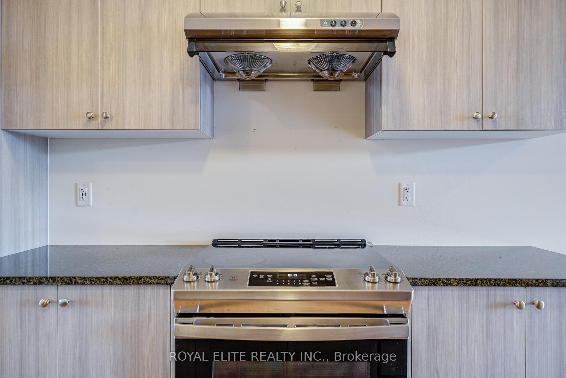 Photo 21 of 2656 Castlegate Crossing, Pickering, Duffin Heights — HOMEH