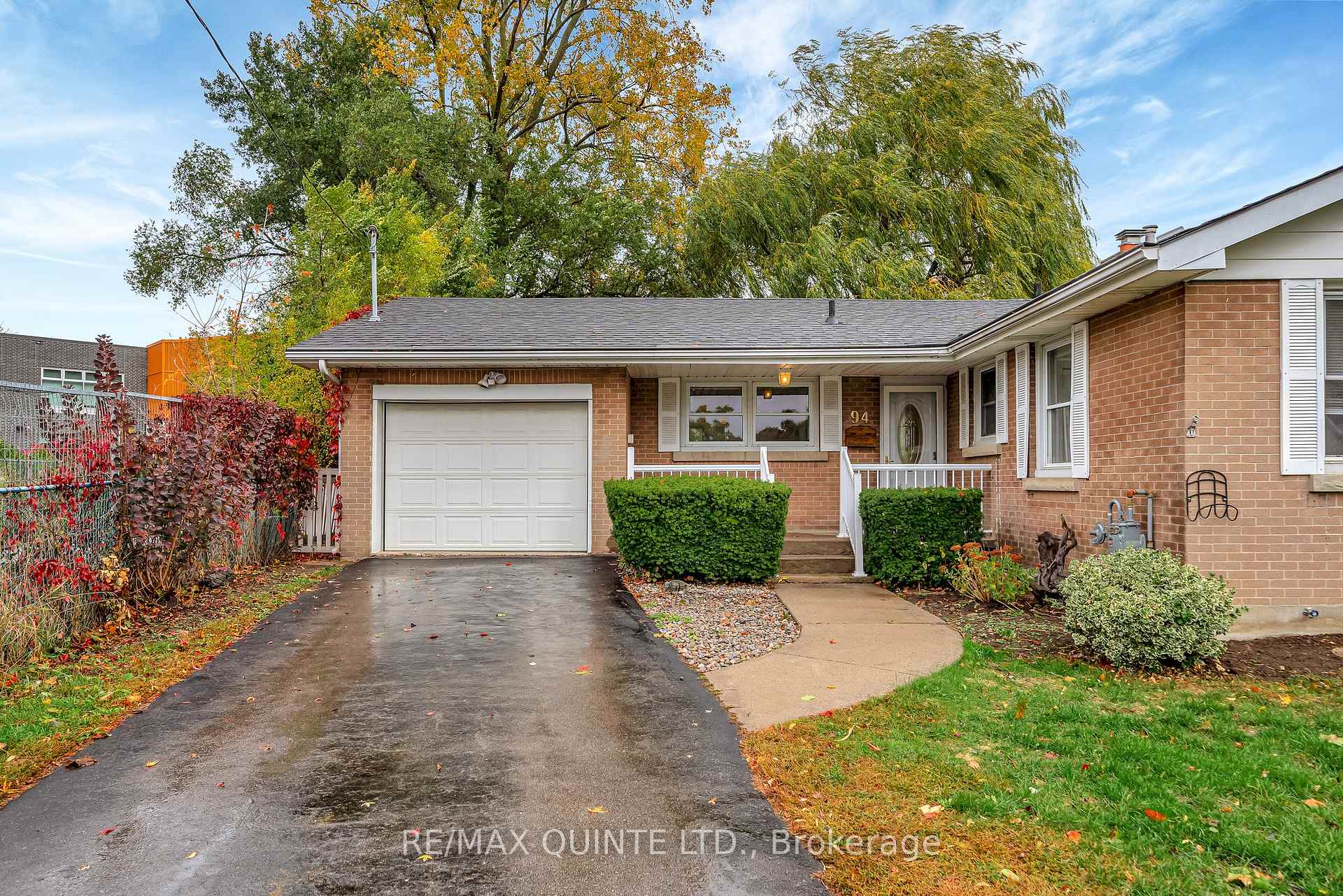 Photo 3 of 94 Hastings Drive, Belleville, Belleville Ward — HOMEH
