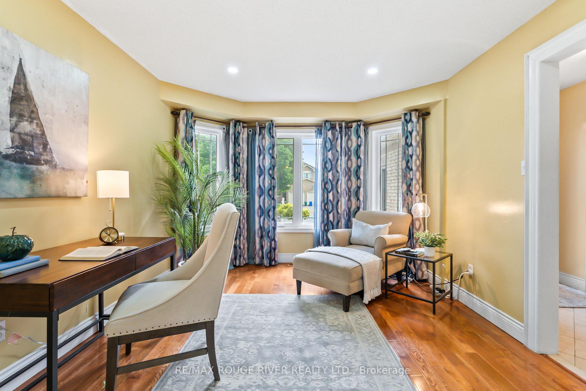 Photo 4 of 41 Valleywood Drive, Whitby, Williamsburg — HOMEH