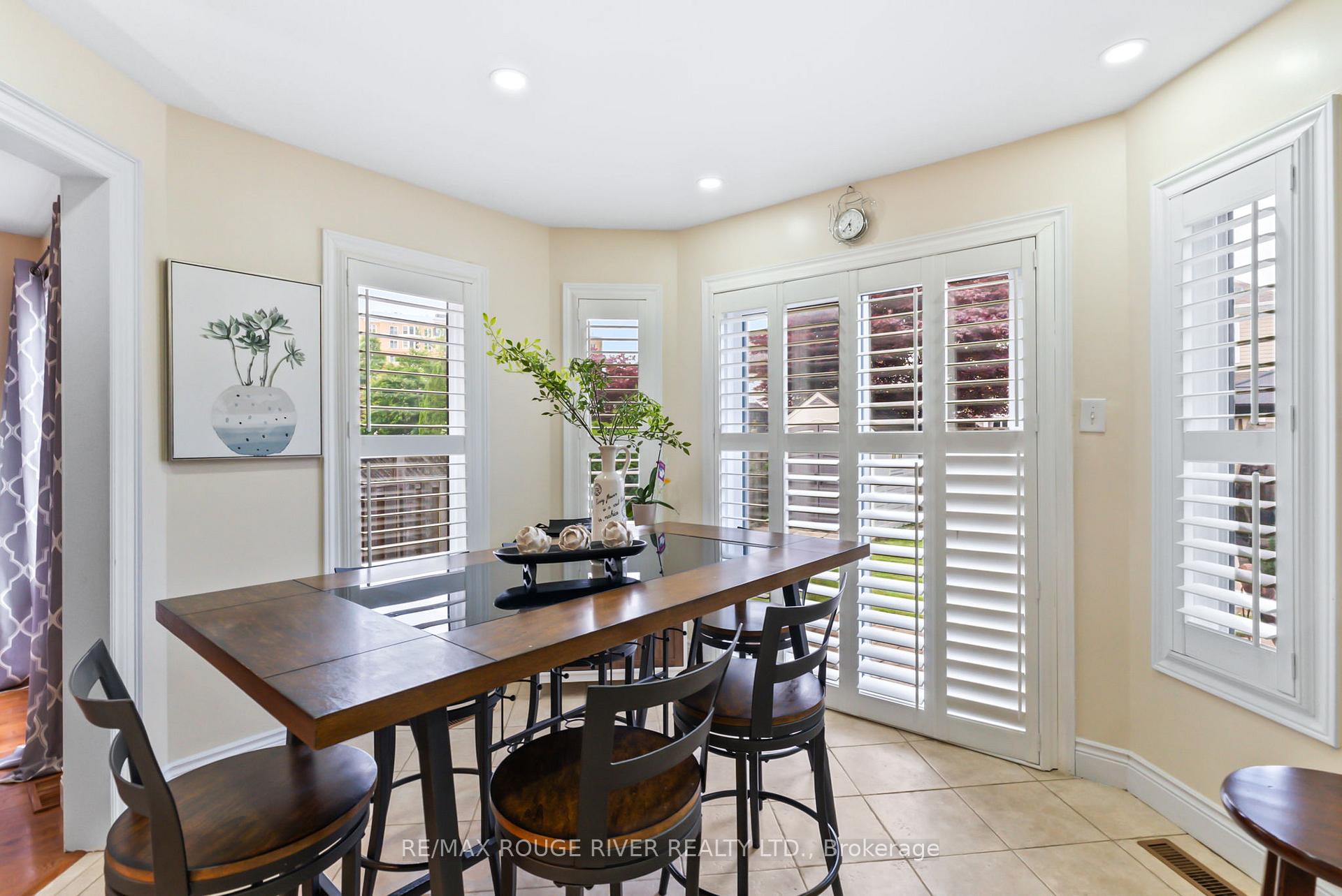 Photo 13 of 41 Valleywood Drive, Whitby, Williamsburg — HOMEH
