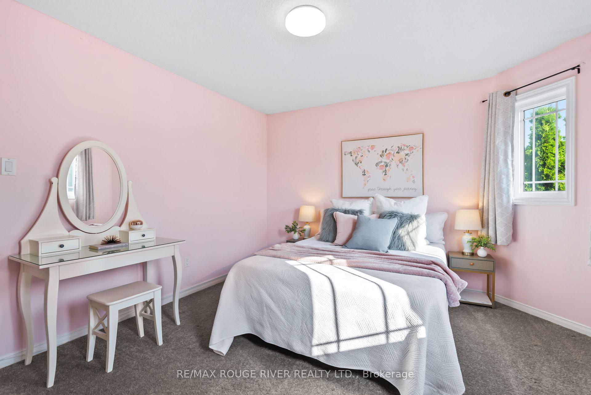 Photo 25 of 41 Valleywood Drive, Whitby, Williamsburg — HOMEH