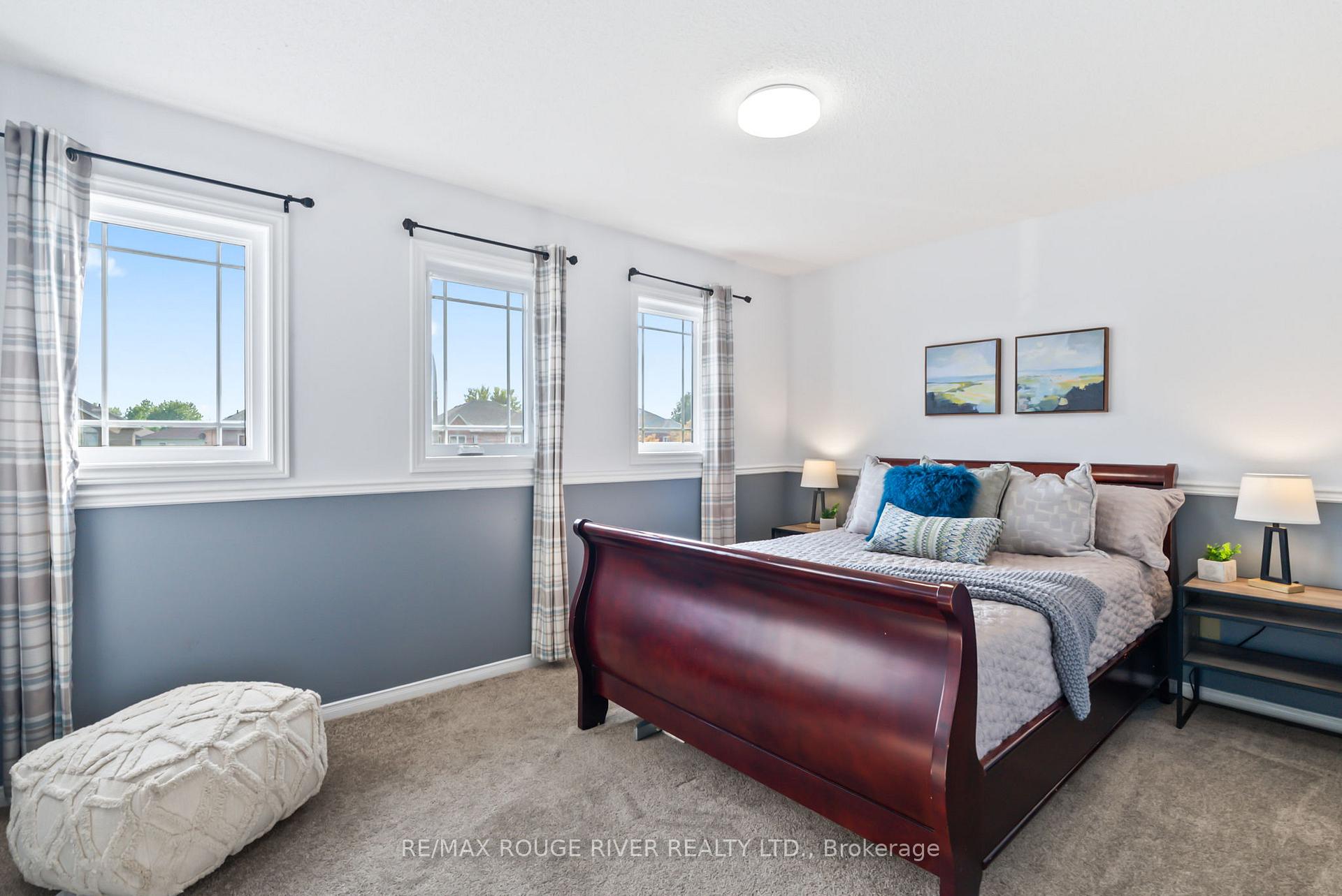 Photo 31 of 41 Valleywood Drive, Whitby, Williamsburg — HOMEH