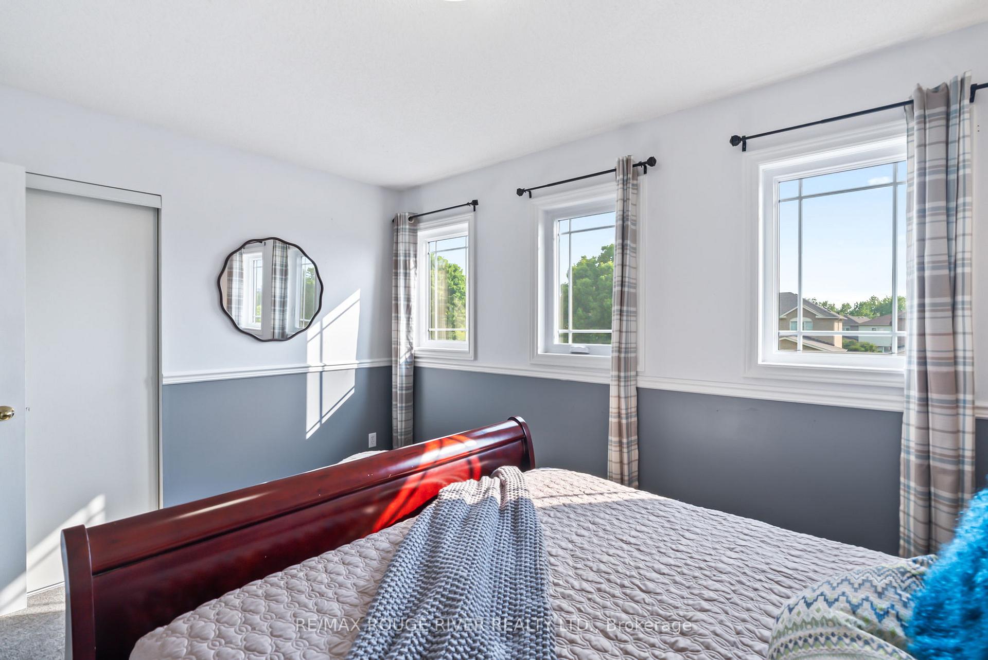Photo 32 of 41 Valleywood Drive, Whitby, Williamsburg — HOMEH