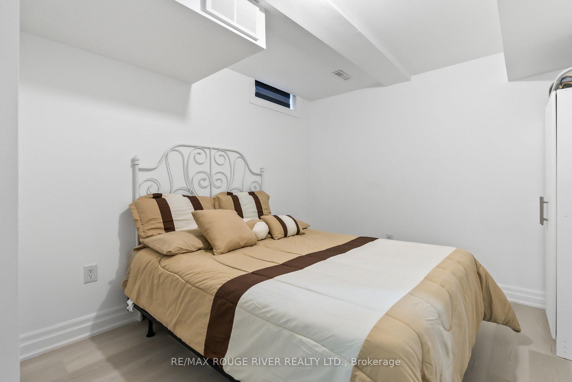 Photo 37 of 41 Valleywood Drive, Whitby, Williamsburg — HOMEH
