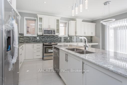 Photo 10 of 53 Stormont Trail, Vaughan, Vellore Village — HOMEH