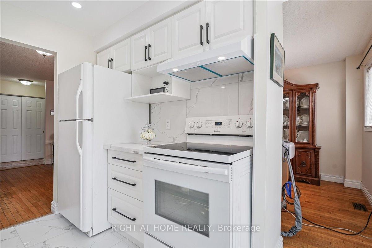 Photo 9 of 35 Millington Crescent, Ajax, Central — HOMEH