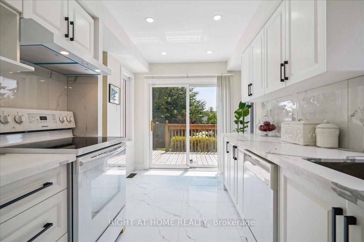 Photo 11 of 35 Millington Crescent, Ajax, Central — HOMEH