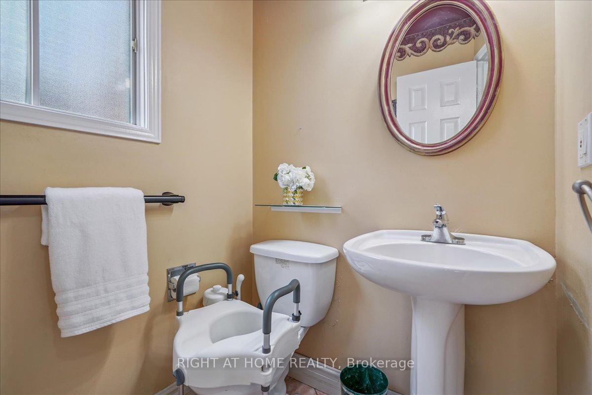 Photo 14 of 35 Millington Crescent, Ajax, Central — HOMEH
