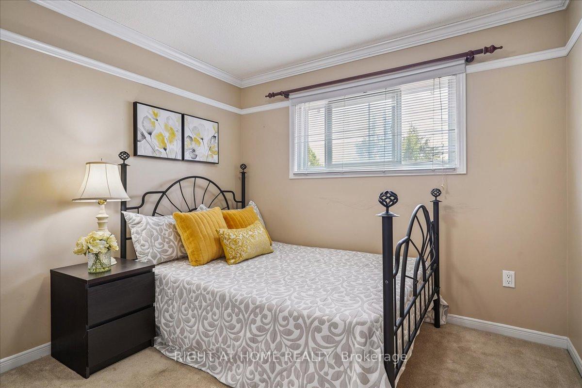 Photo 17 of 35 Millington Crescent, Ajax, Central — HOMEH