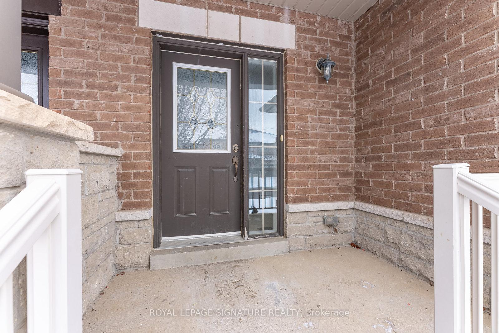Photo 3 of 8 Zachary Place, Vaughan, Vellore Village — HOMEH