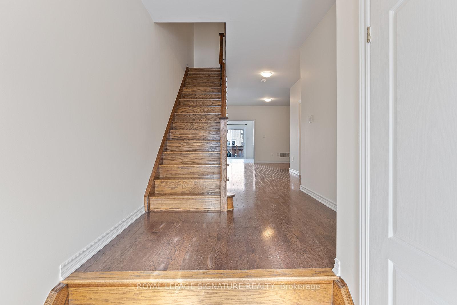 Photo 4 of 8 Zachary Place, Vaughan, Vellore Village — HOMEH
