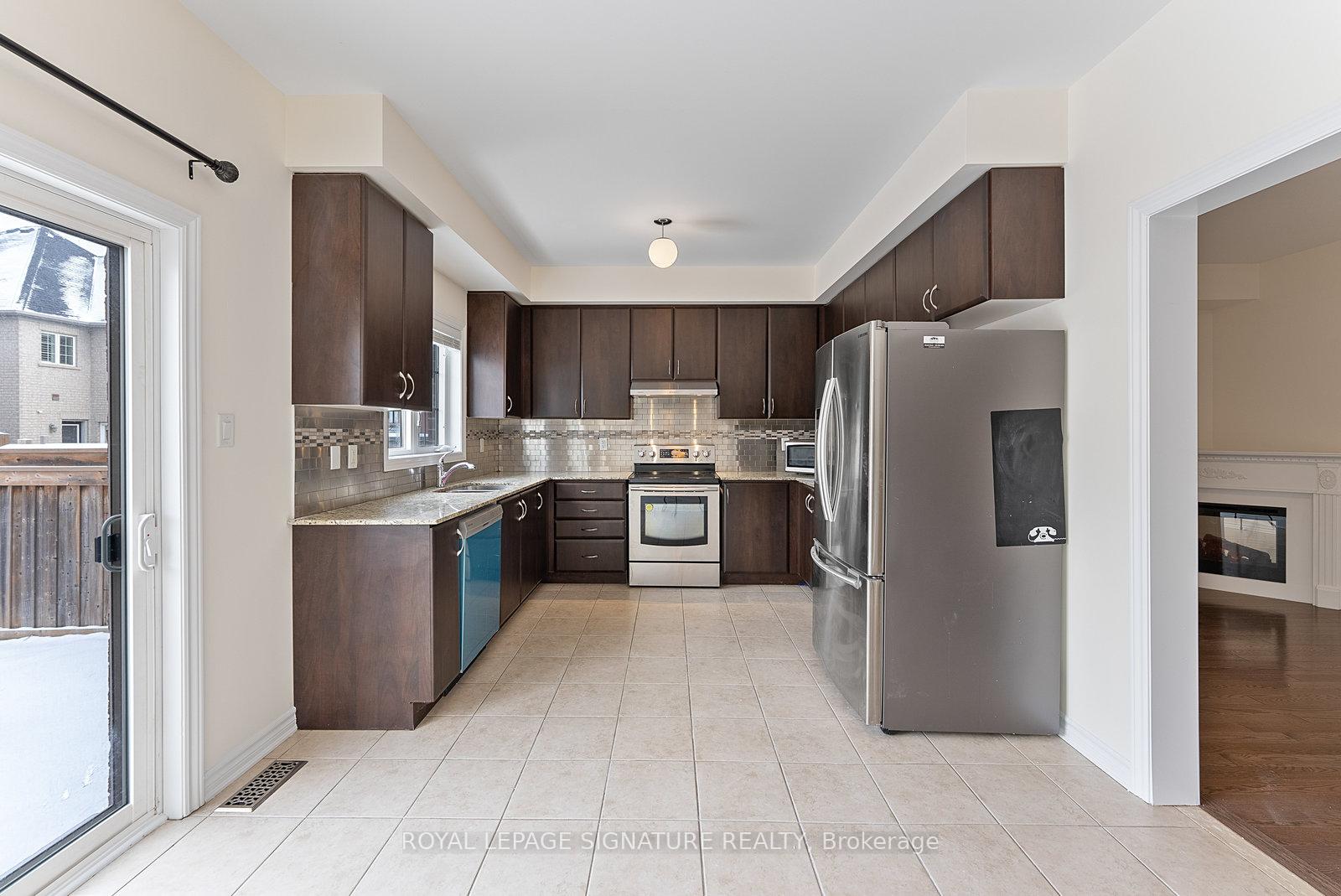 Photo 13 of 8 Zachary Place, Vaughan, Vellore Village — HOMEH