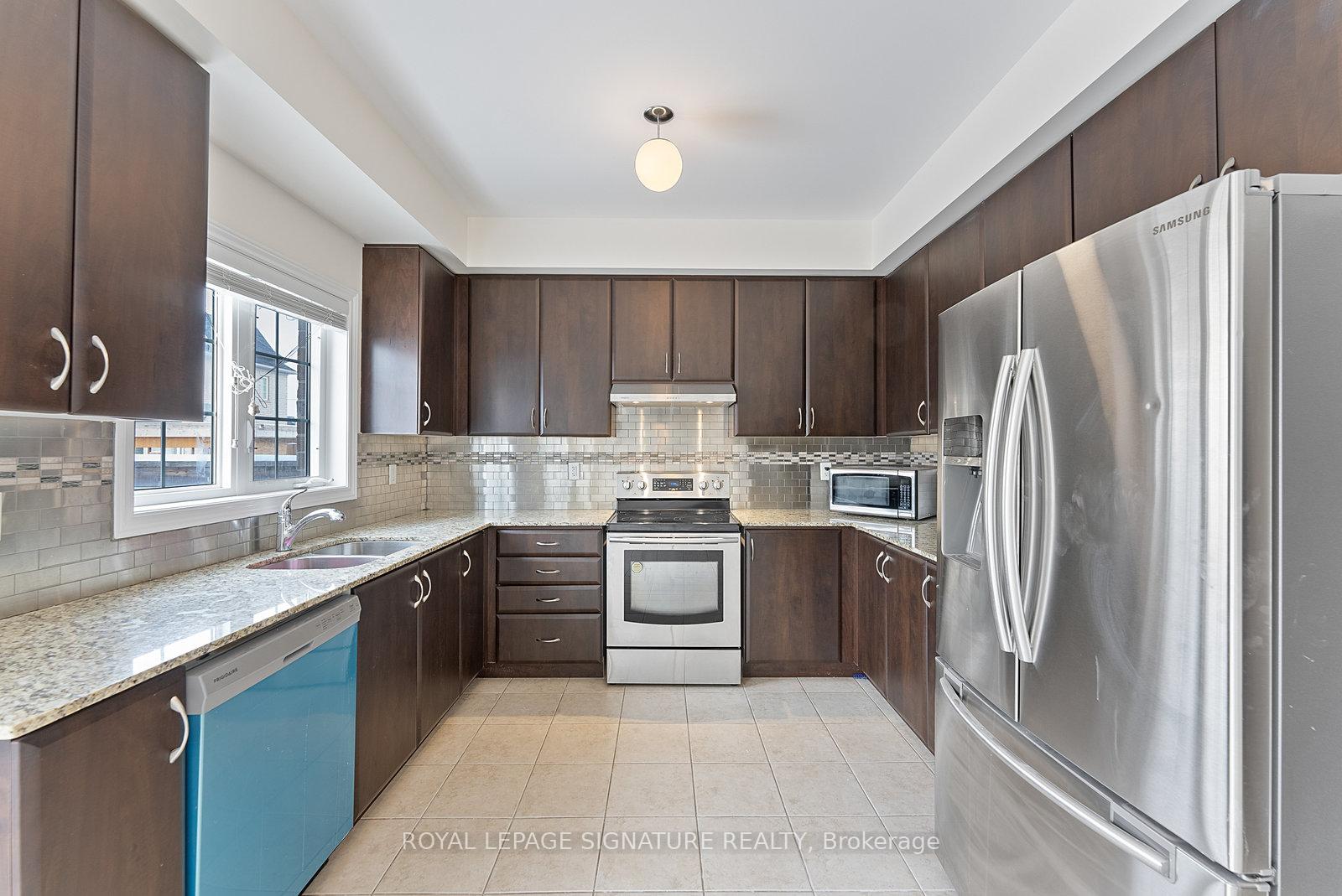 Photo 15 of 8 Zachary Place, Vaughan, Vellore Village — HOMEH