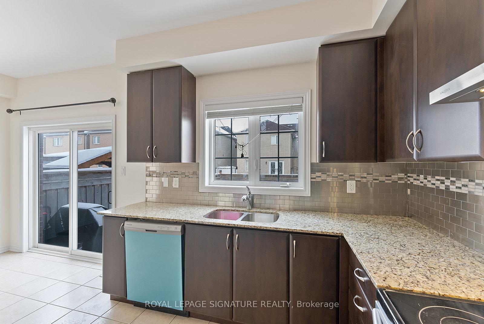 Photo 17 of 8 Zachary Place, Vaughan, Vellore Village — HOMEH
