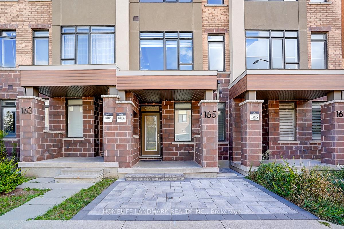 Photo 2 of 165 Salterton Circle, Vaughan, Rural Vaughan — HOMEH