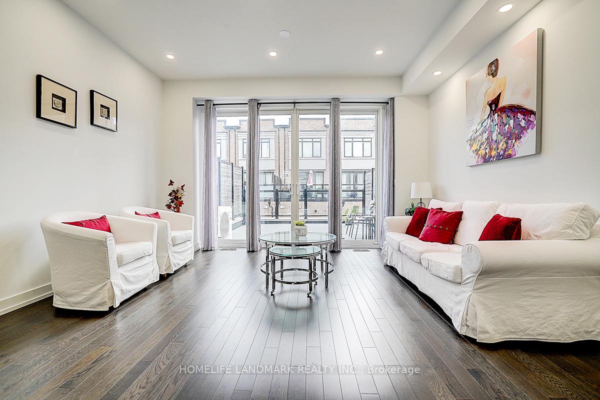 Photo 3 of 165 Salterton Circle, Vaughan, Rural Vaughan — HOMEH
