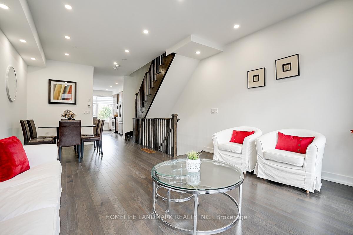 Photo 6 of 165 Salterton Circle, Vaughan, Rural Vaughan — HOMEH