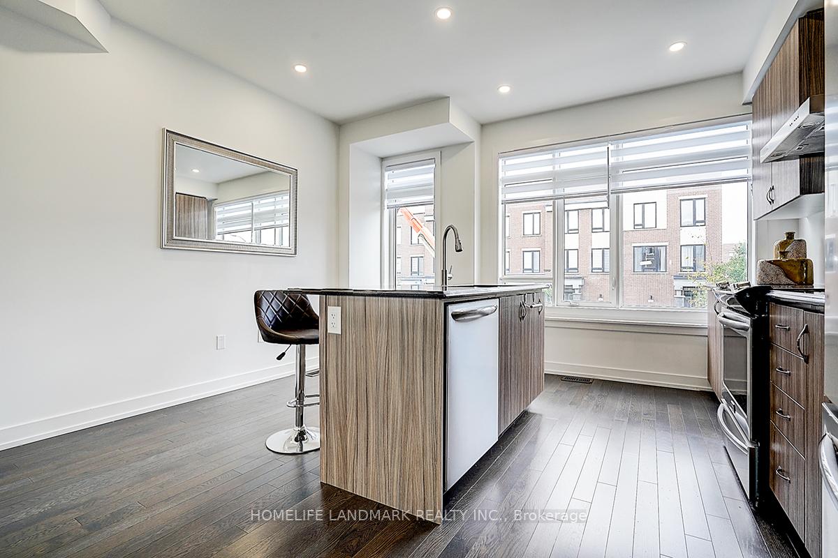 Photo 10 of 165 Salterton Circle, Vaughan, Rural Vaughan — HOMEH