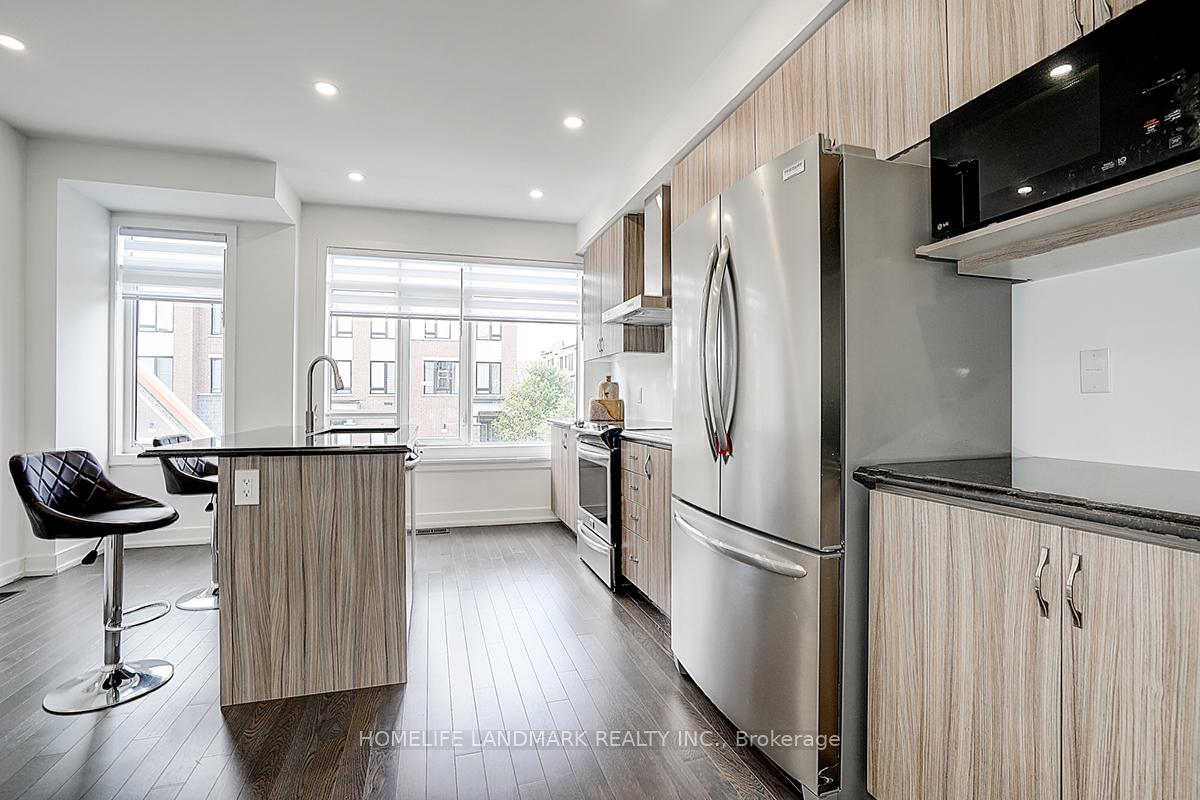 Photo 12 of 165 Salterton Circle, Vaughan, Rural Vaughan — HOMEH