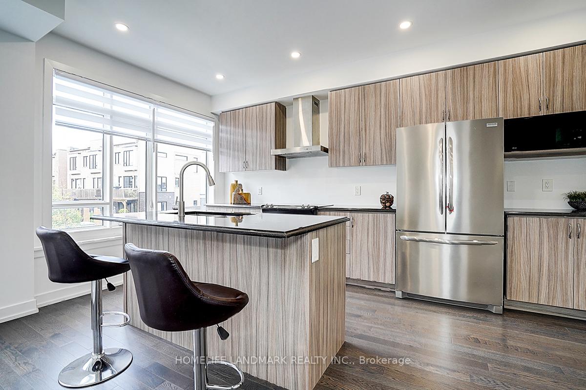 Photo 14 of 165 Salterton Circle, Vaughan, Rural Vaughan — HOMEH