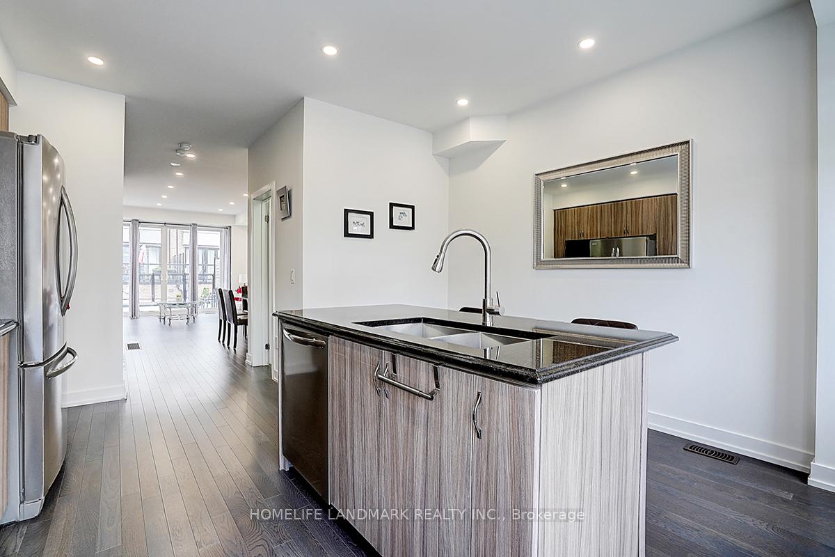 Photo 17 of 165 Salterton Circle, Vaughan, Rural Vaughan — HOMEH