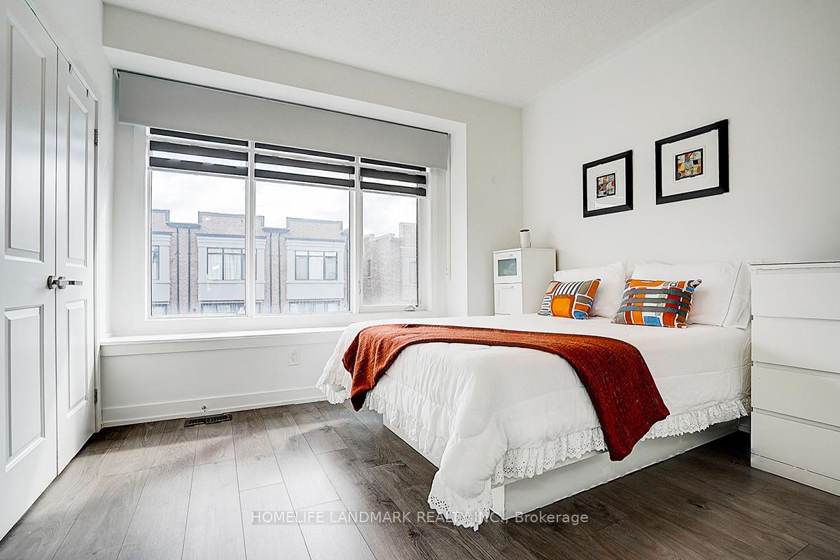 Photo 23 of 165 Salterton Circle, Vaughan, Rural Vaughan — HOMEH