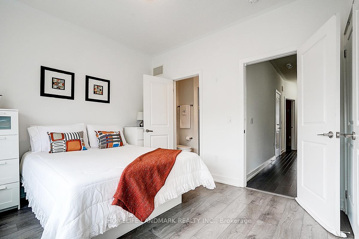 Photo 25 of 165 Salterton Circle, Vaughan, Rural Vaughan — HOMEH