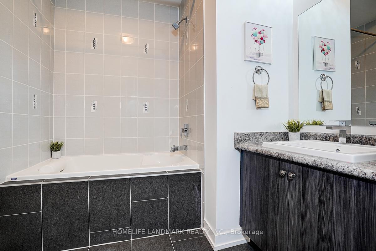Photo 30 of 165 Salterton Circle, Vaughan, Rural Vaughan — HOMEH