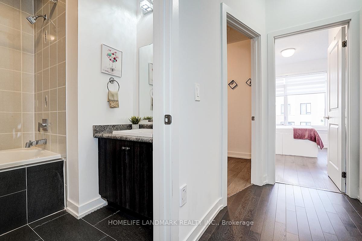 Photo 31 of 165 Salterton Circle, Vaughan, Rural Vaughan — HOMEH