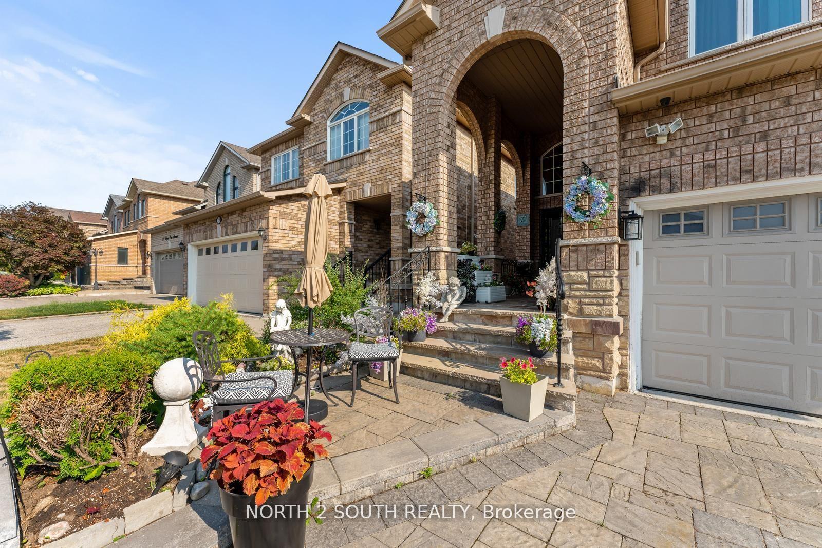 Photo 3 of 121 Royal Pine Avenue, Vaughan, Sonoma Heights — HOMEH