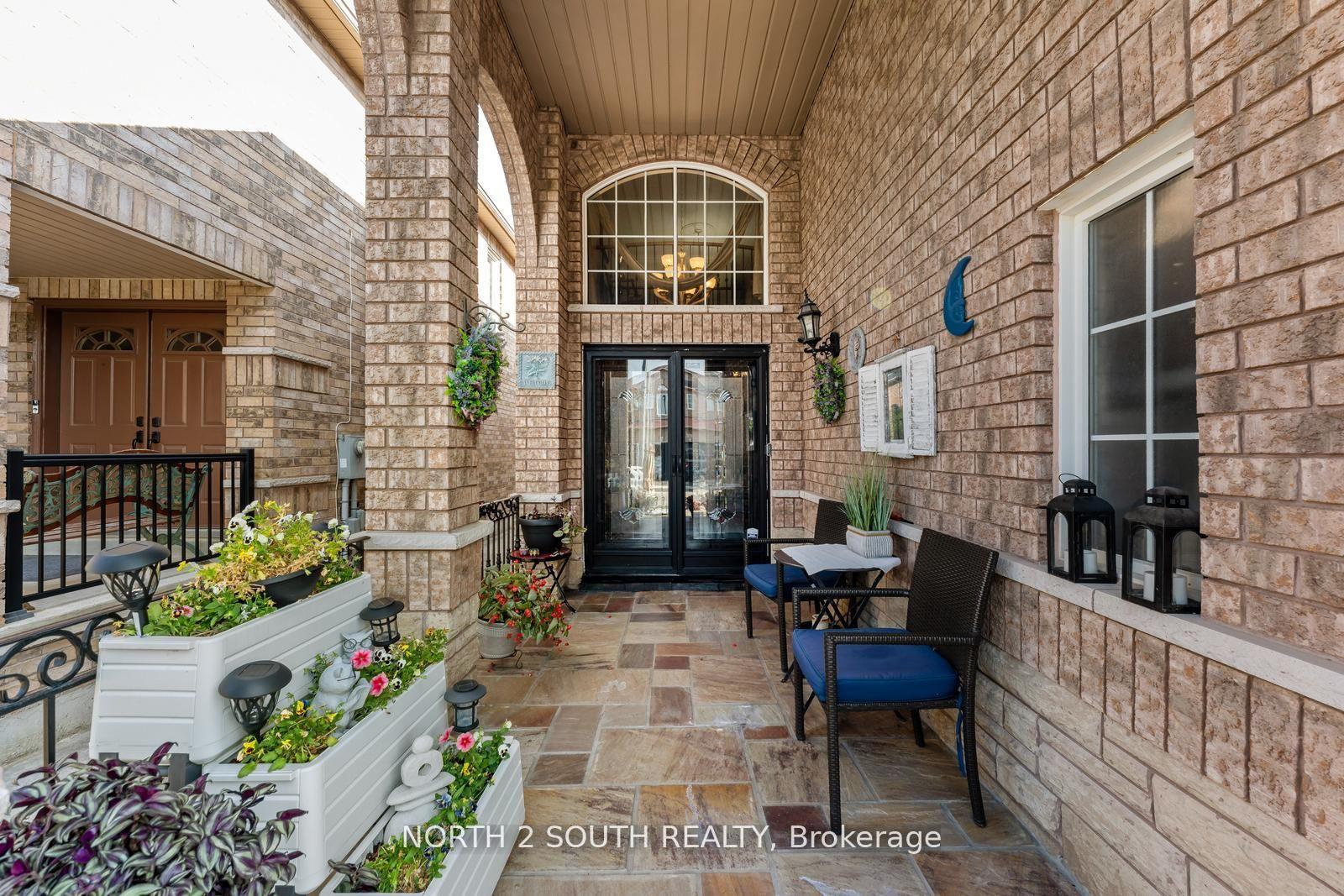 Photo 4 of 121 Royal Pine Avenue, Vaughan, Sonoma Heights — HOMEH