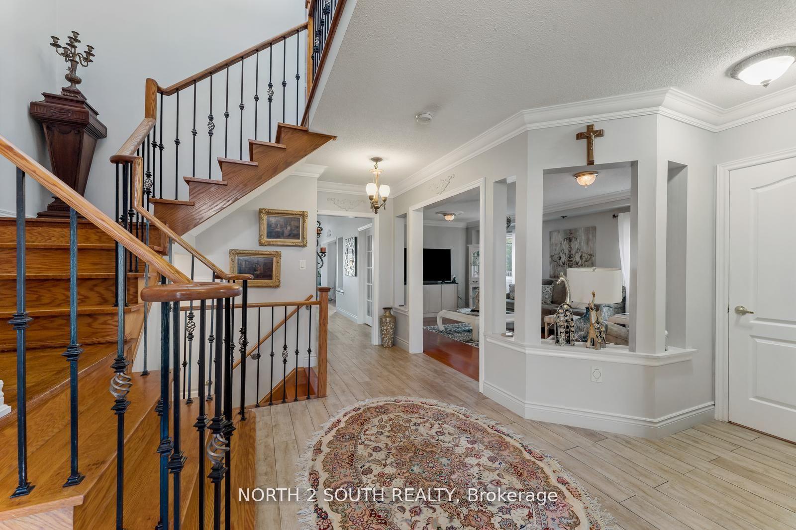 Photo 6 of 121 Royal Pine Avenue, Vaughan, Sonoma Heights — HOMEH