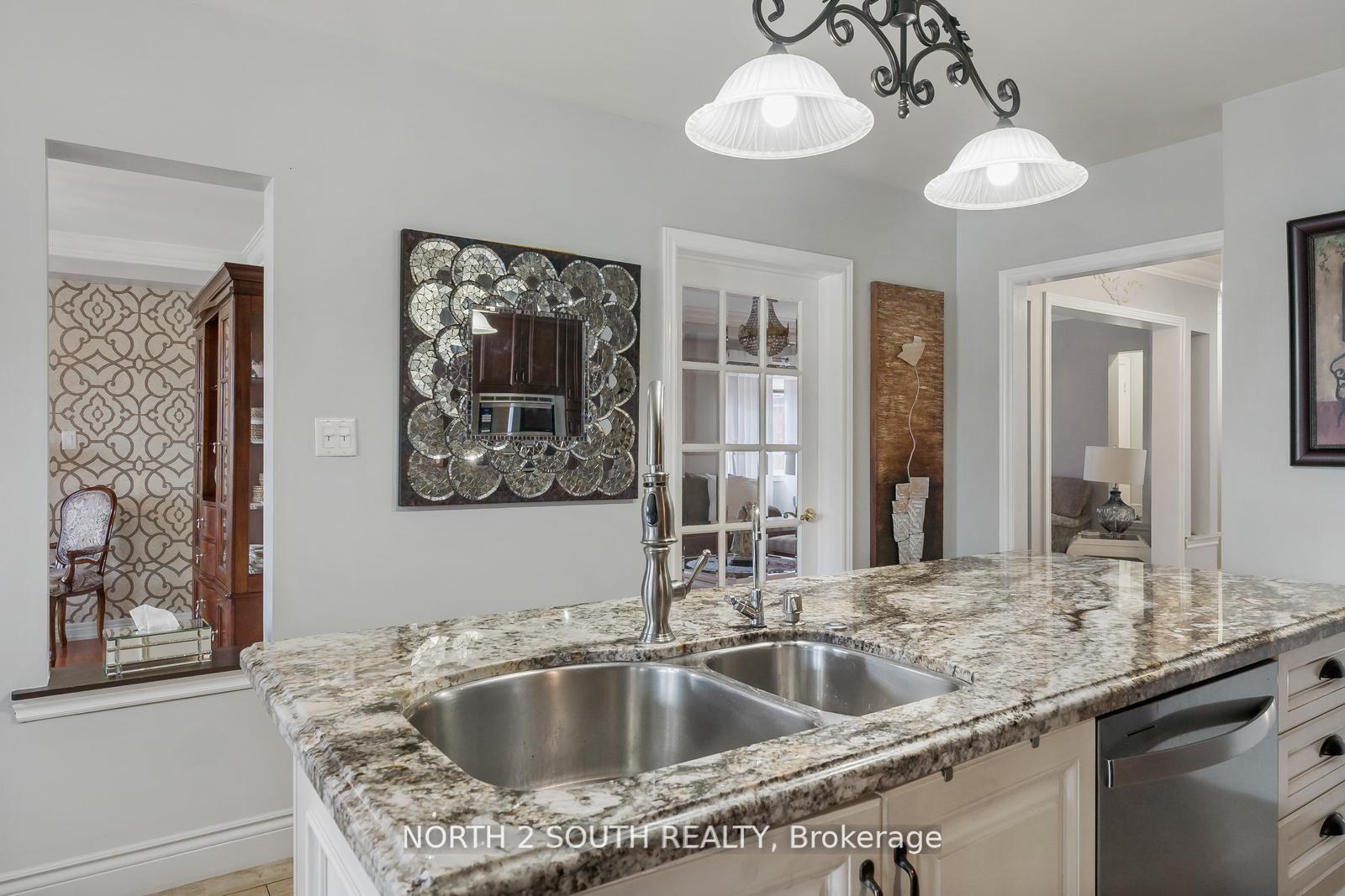 Photo 17 of 121 Royal Pine Avenue, Vaughan, Sonoma Heights — HOMEH