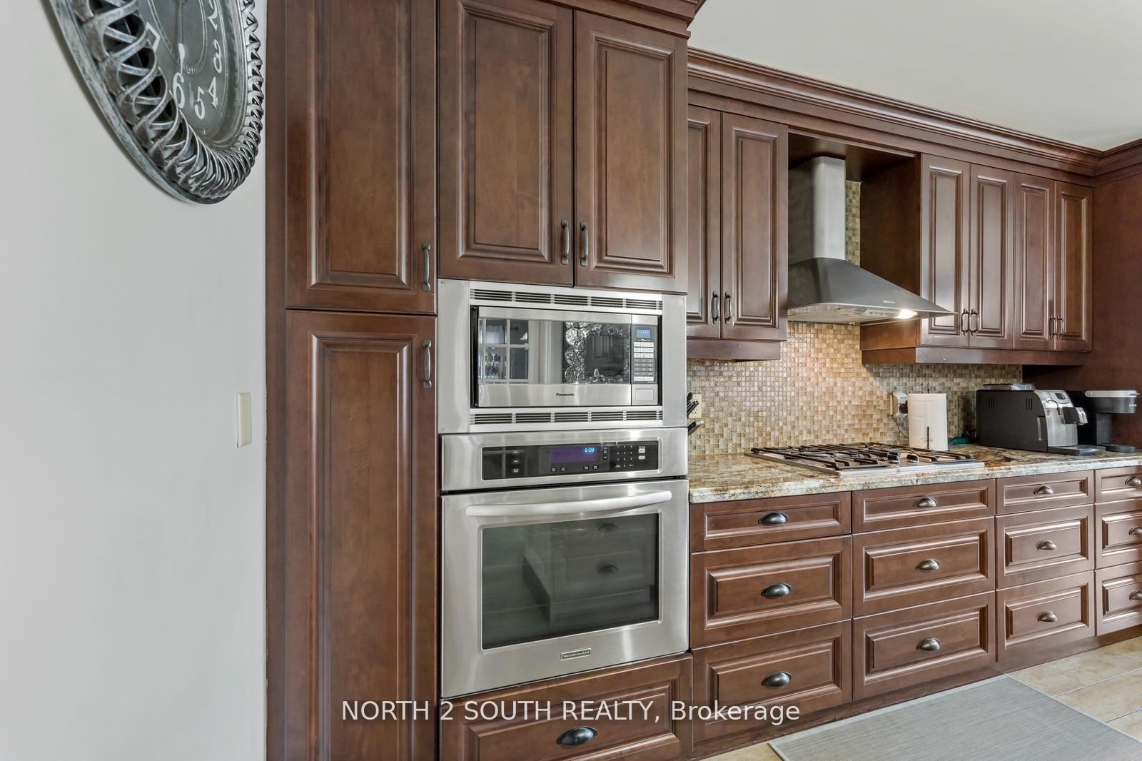 Photo 19 of 121 Royal Pine Avenue, Vaughan, Sonoma Heights — HOMEH