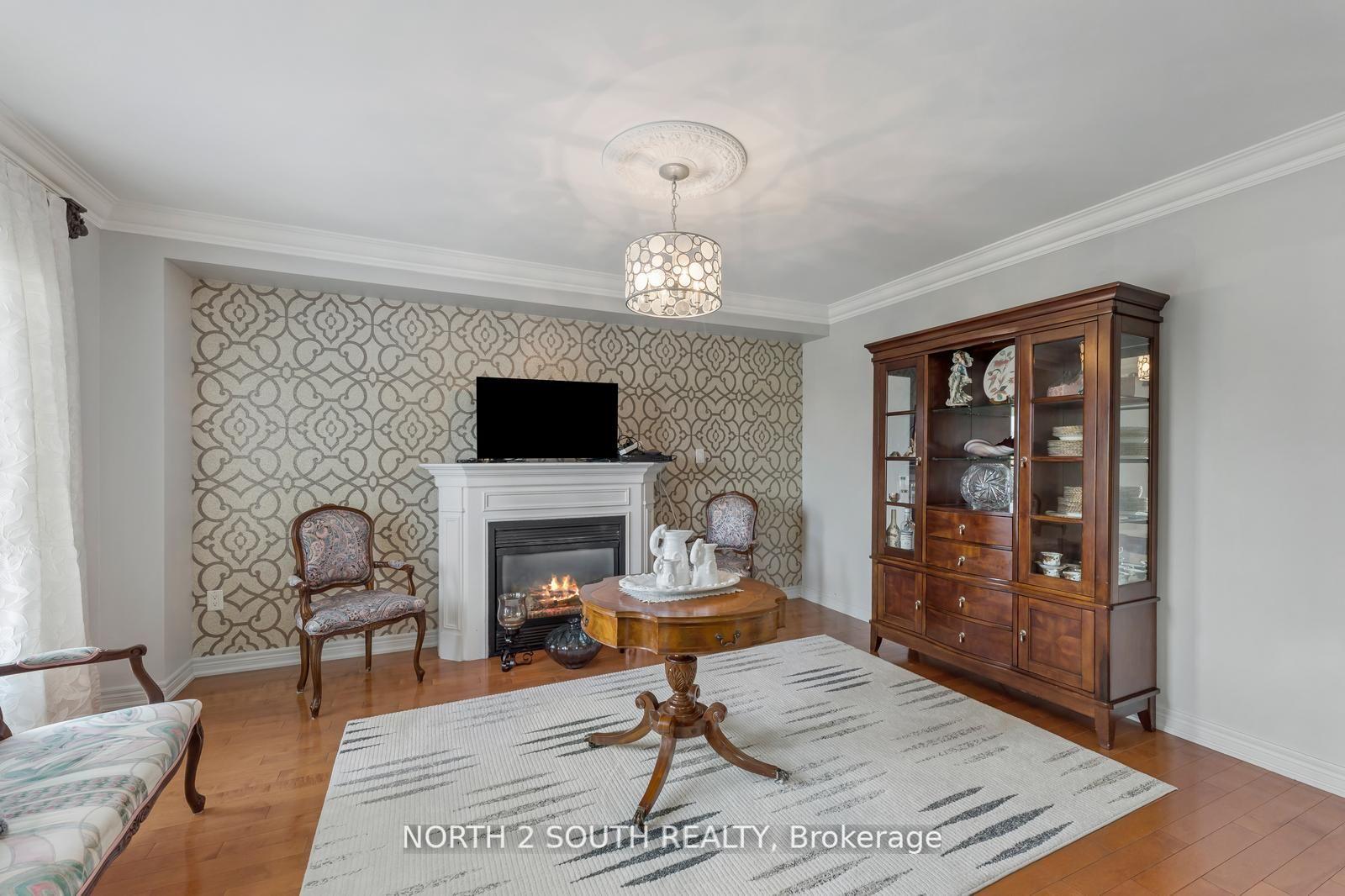 Photo 20 of 121 Royal Pine Avenue, Vaughan, Sonoma Heights — HOMEH