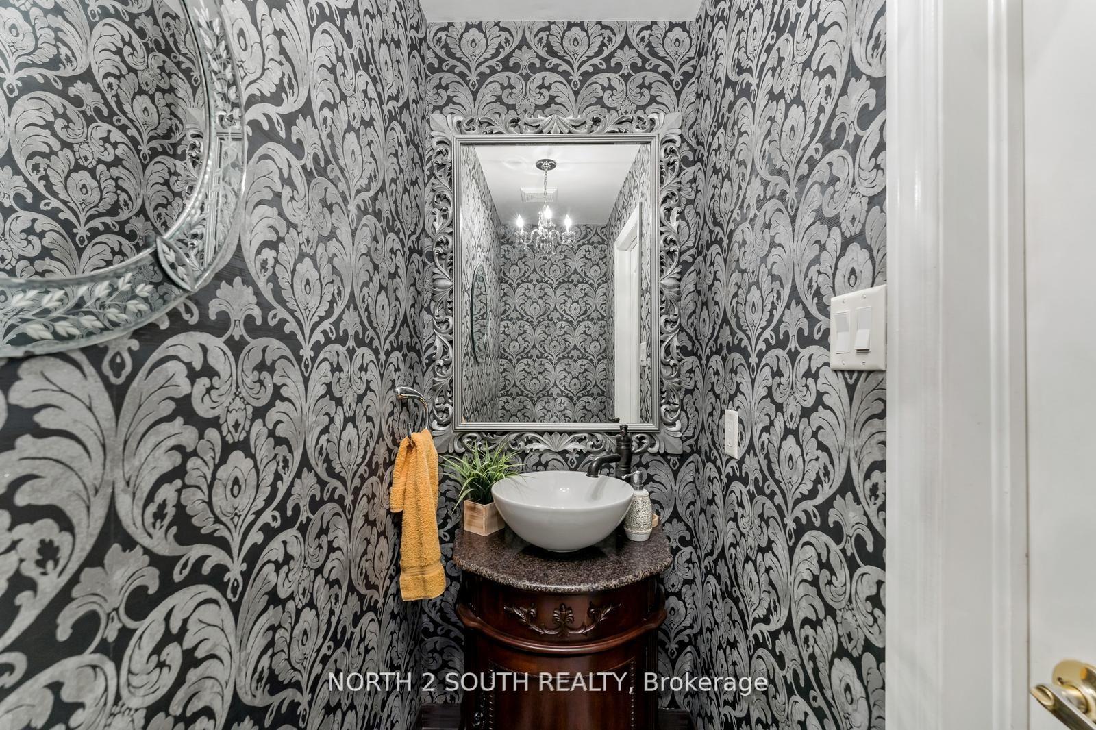 Photo 23 of 121 Royal Pine Avenue, Vaughan, Sonoma Heights — HOMEH