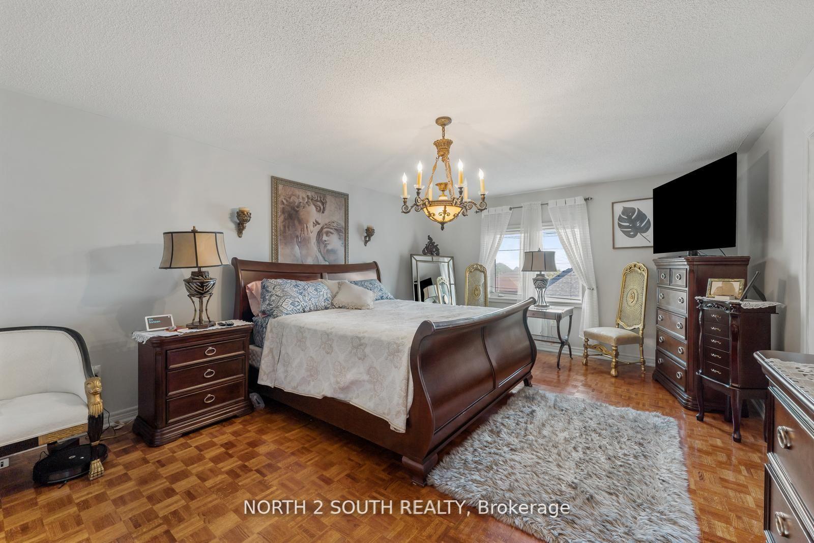 Photo 26 of 121 Royal Pine Avenue, Vaughan, Sonoma Heights — HOMEH
