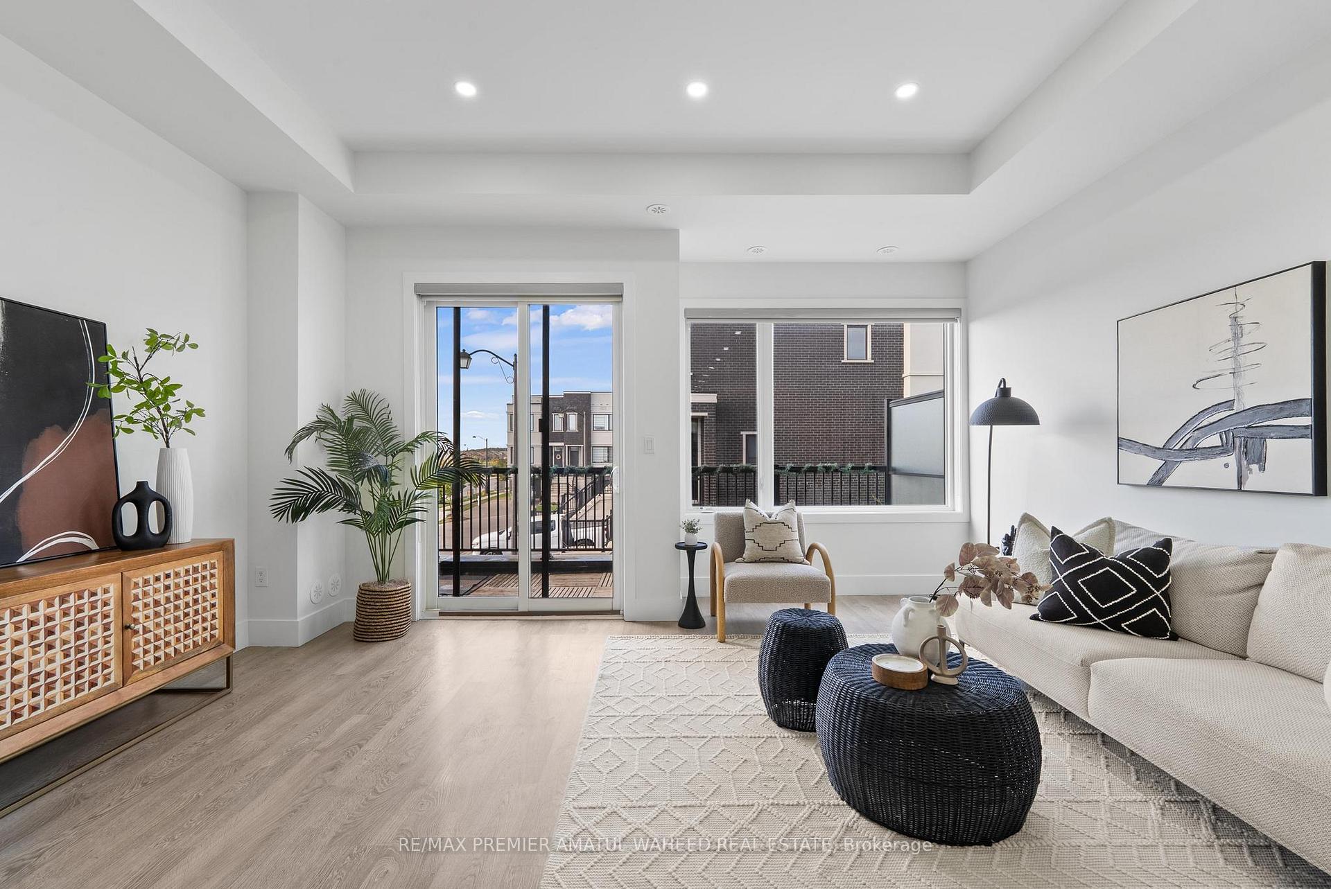 Photo 9 of 3928 Major Mackenzie Drive, Vaughan, Vellore Village — HOMEH