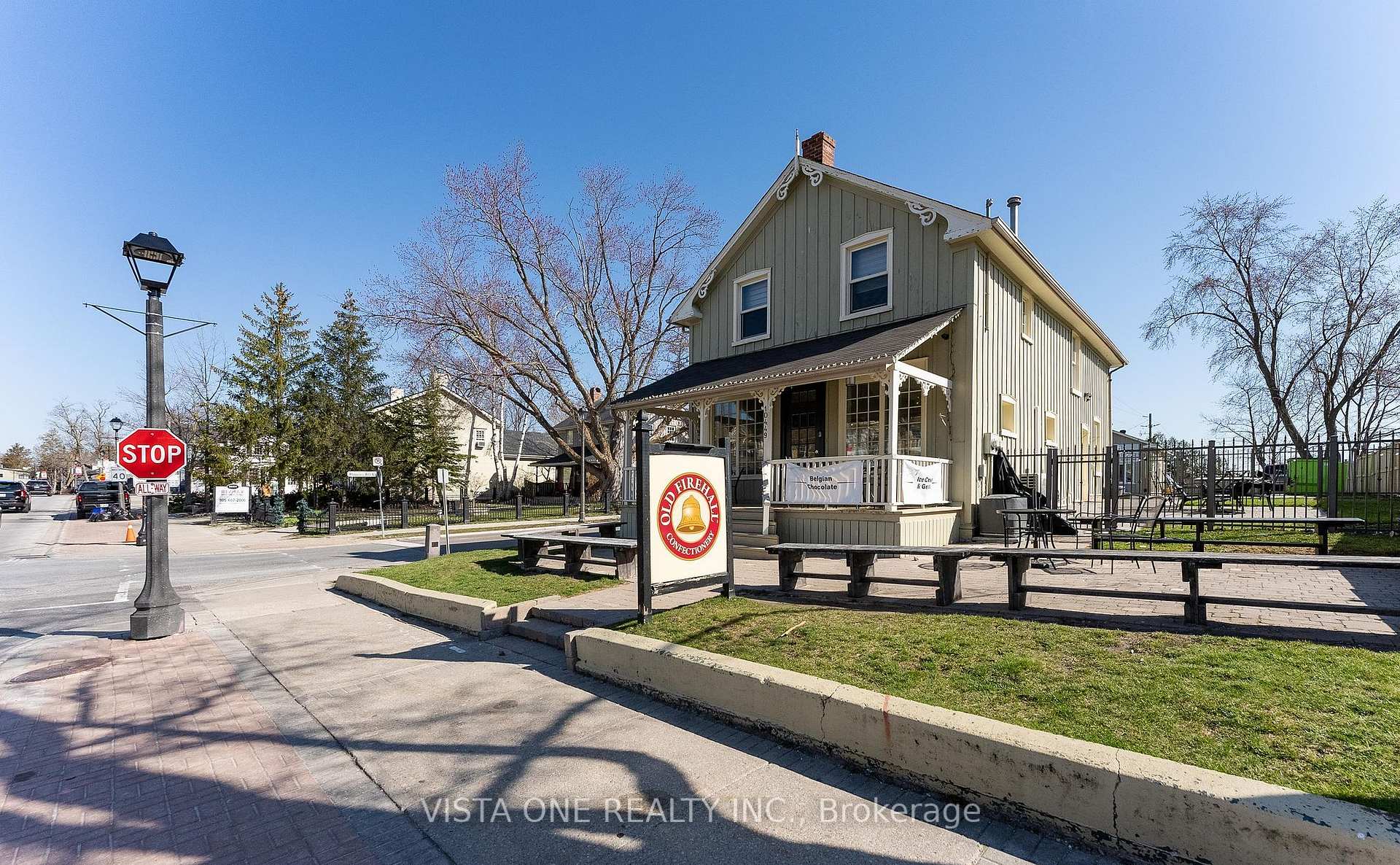 Front of 10449 Islington- 2nd Floor Avenue
