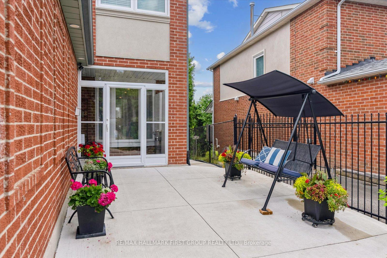 Photo 2 of 51 Andrea Lane, Vaughan, East Woodbridge — HOMEH