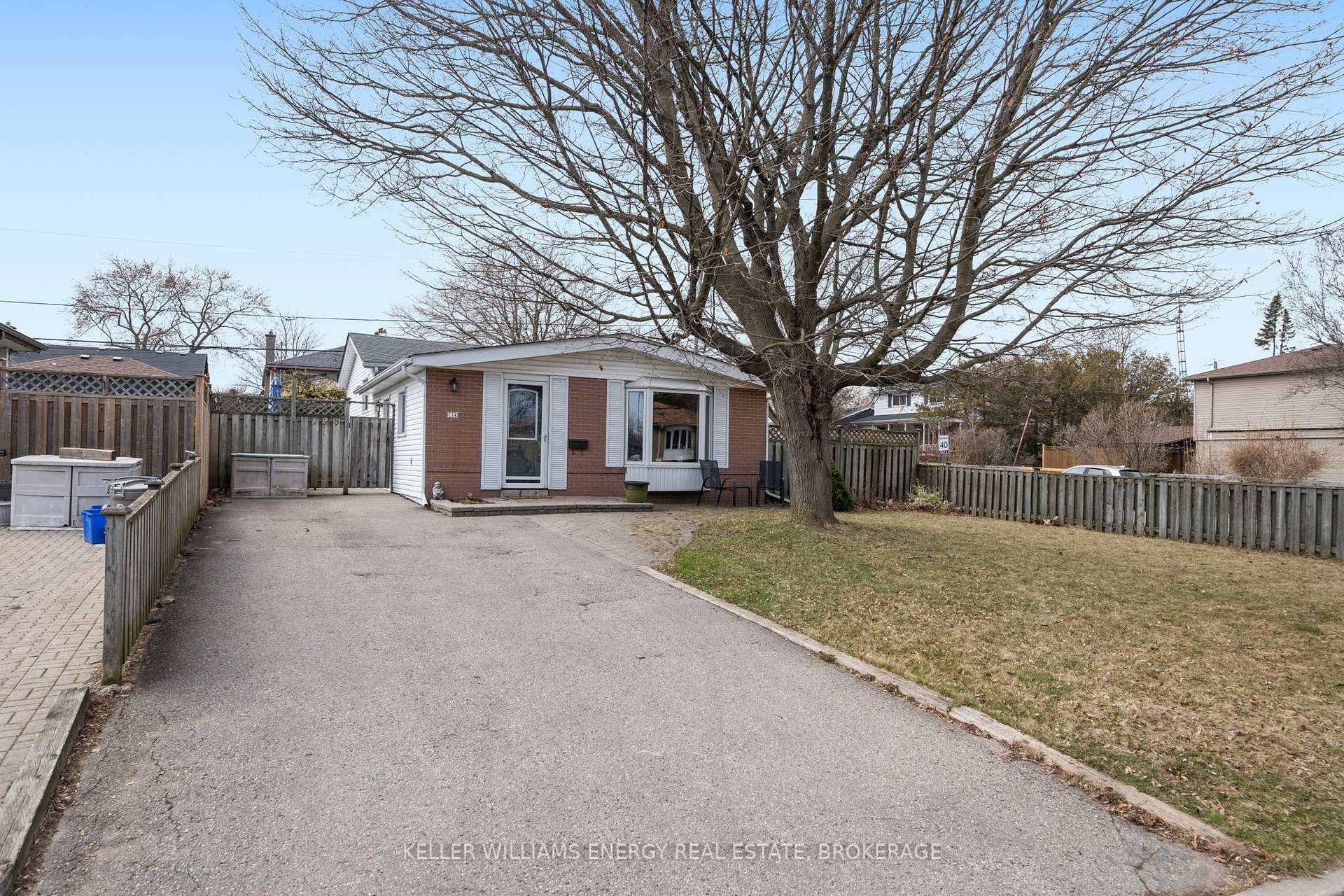 Photo 3 of 728 Annland Street, Pickering, Bay Ridges — HOMEH