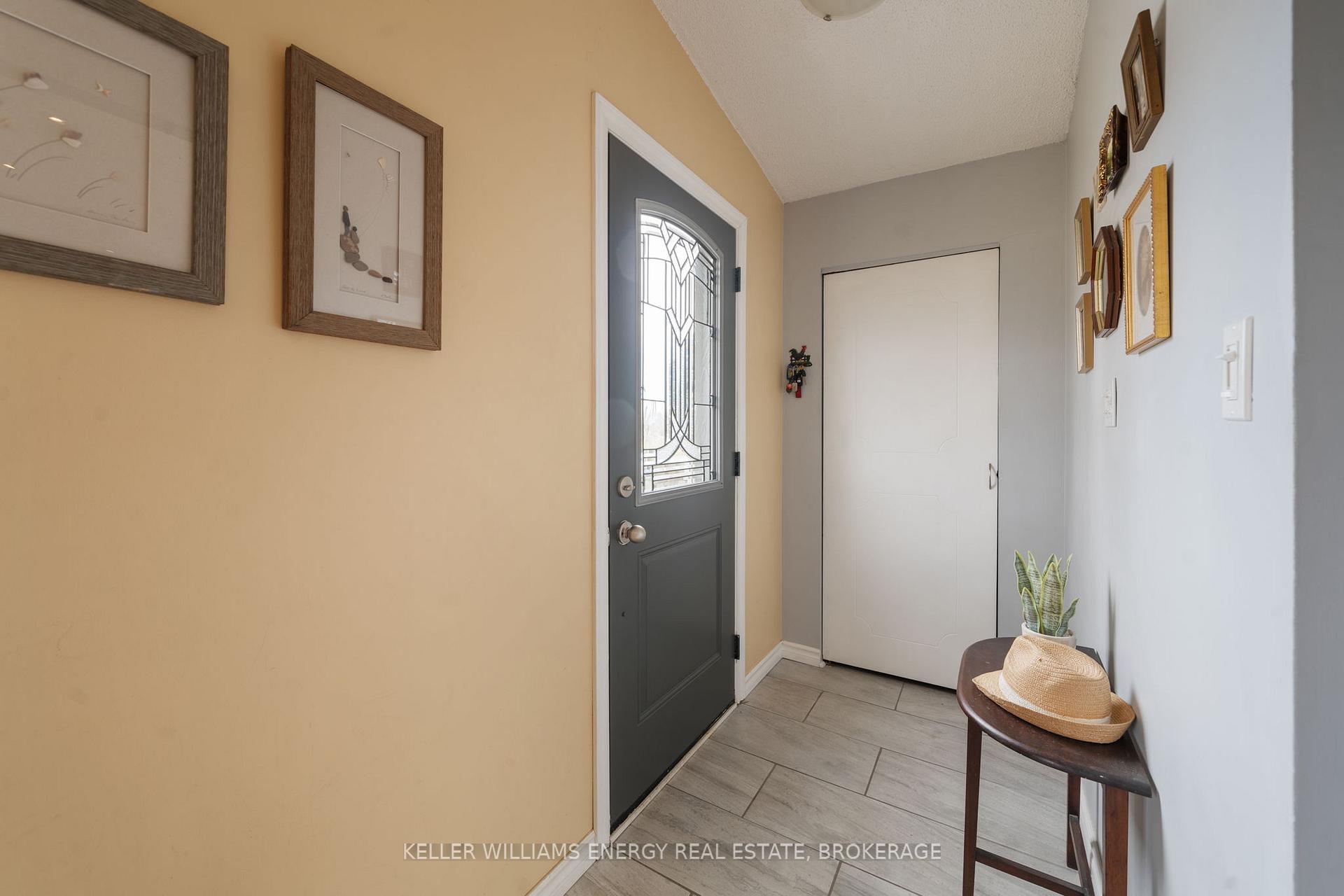 Photo 4 of 728 Annland Street, Pickering, Bay Ridges — HOMEH