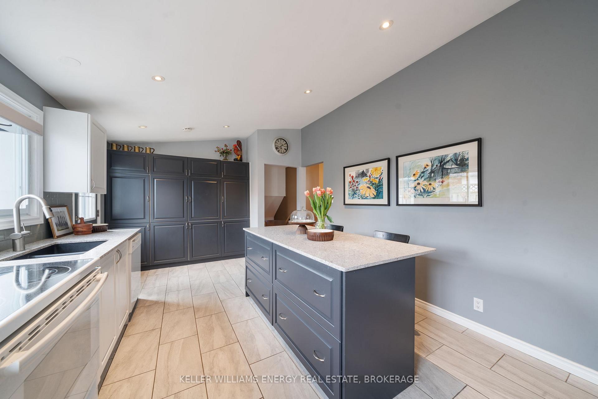 Photo 8 of 728 Annland Street, Pickering, Bay Ridges — HOMEH