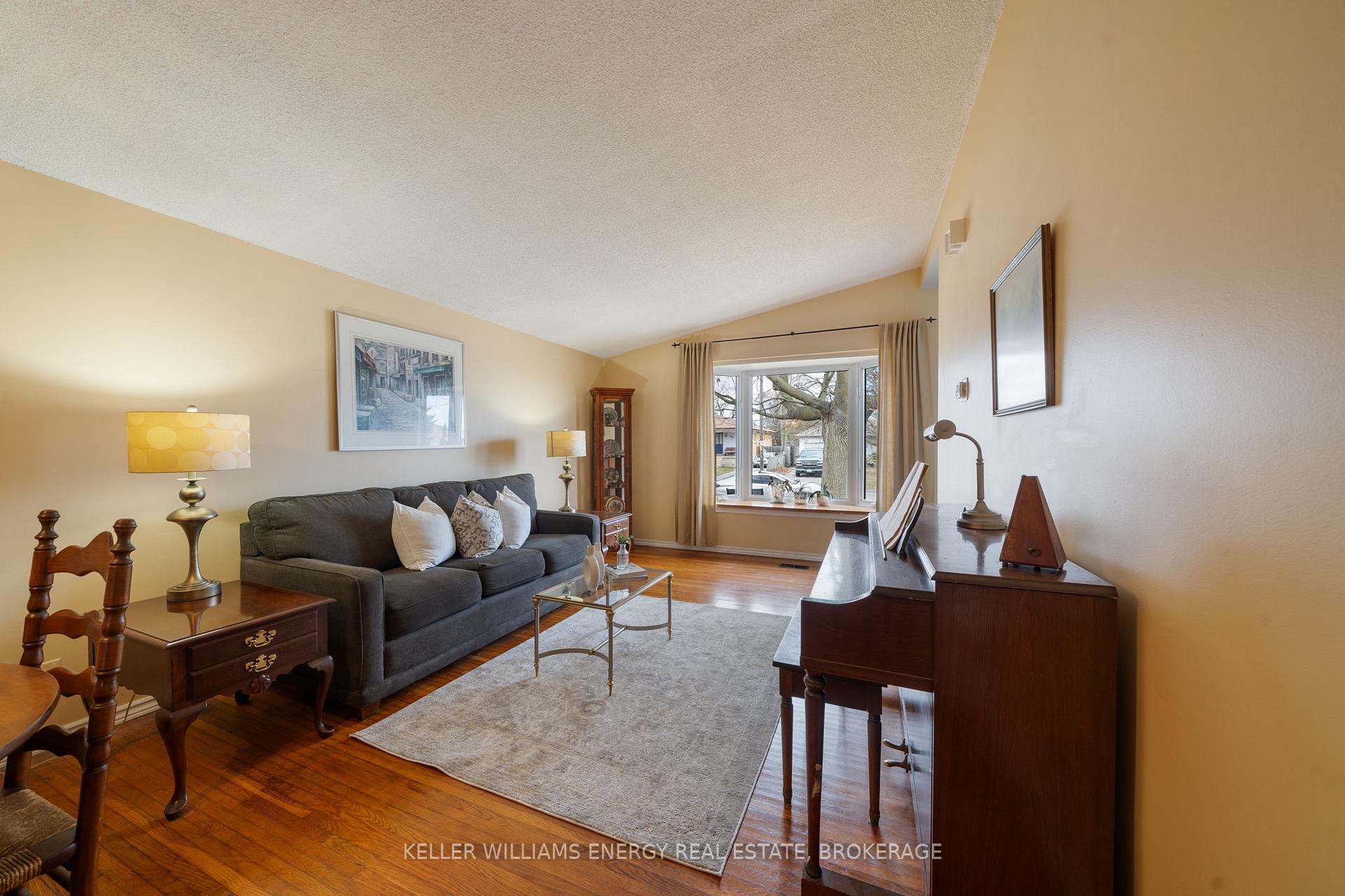 Photo 12 of 728 Annland Street, Pickering, Bay Ridges — HOMEH