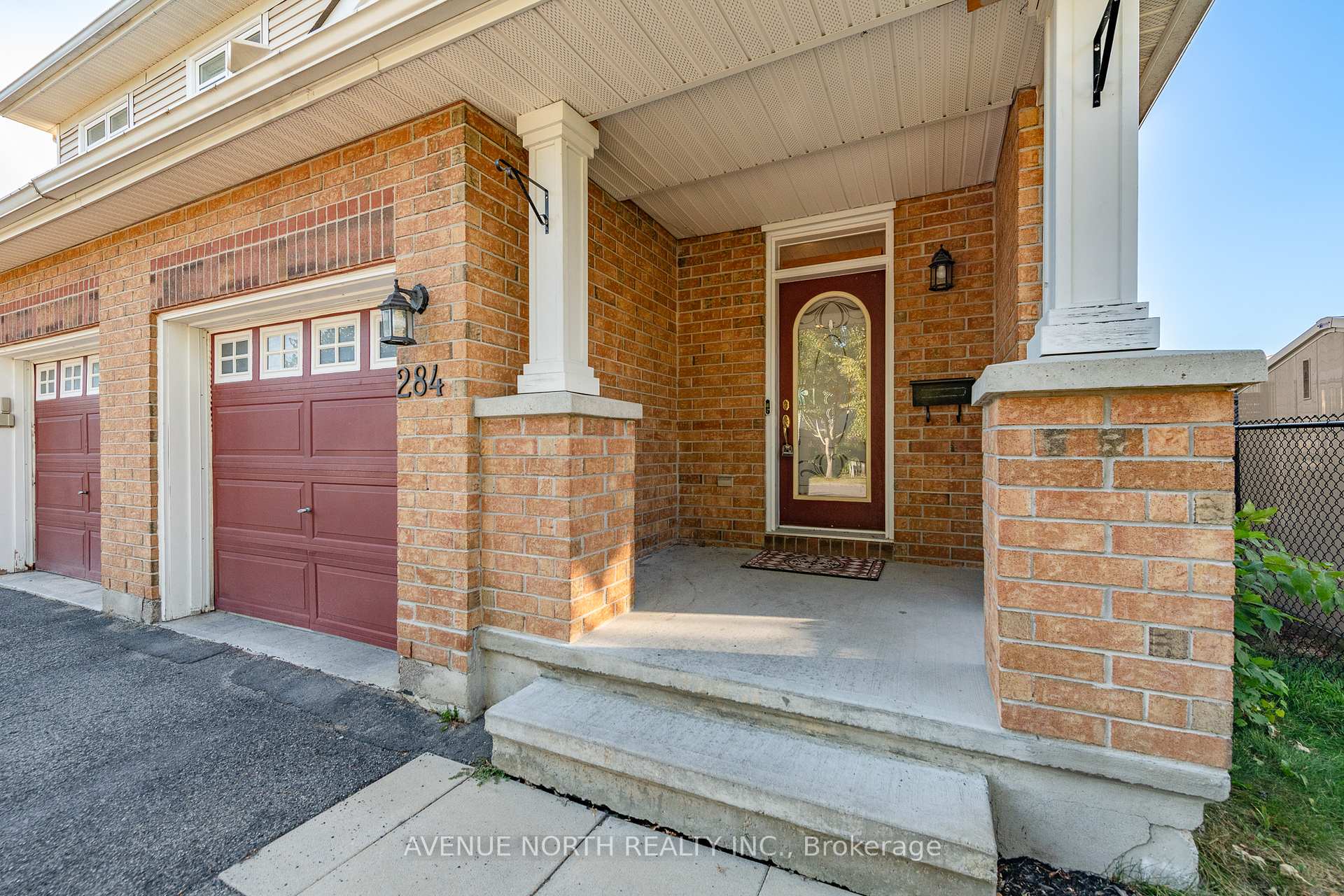 Photo 2 of 284 Parkin Circle, Ottawa, Blossom Park/Kemp Park/Findlay Creek — HOMEH