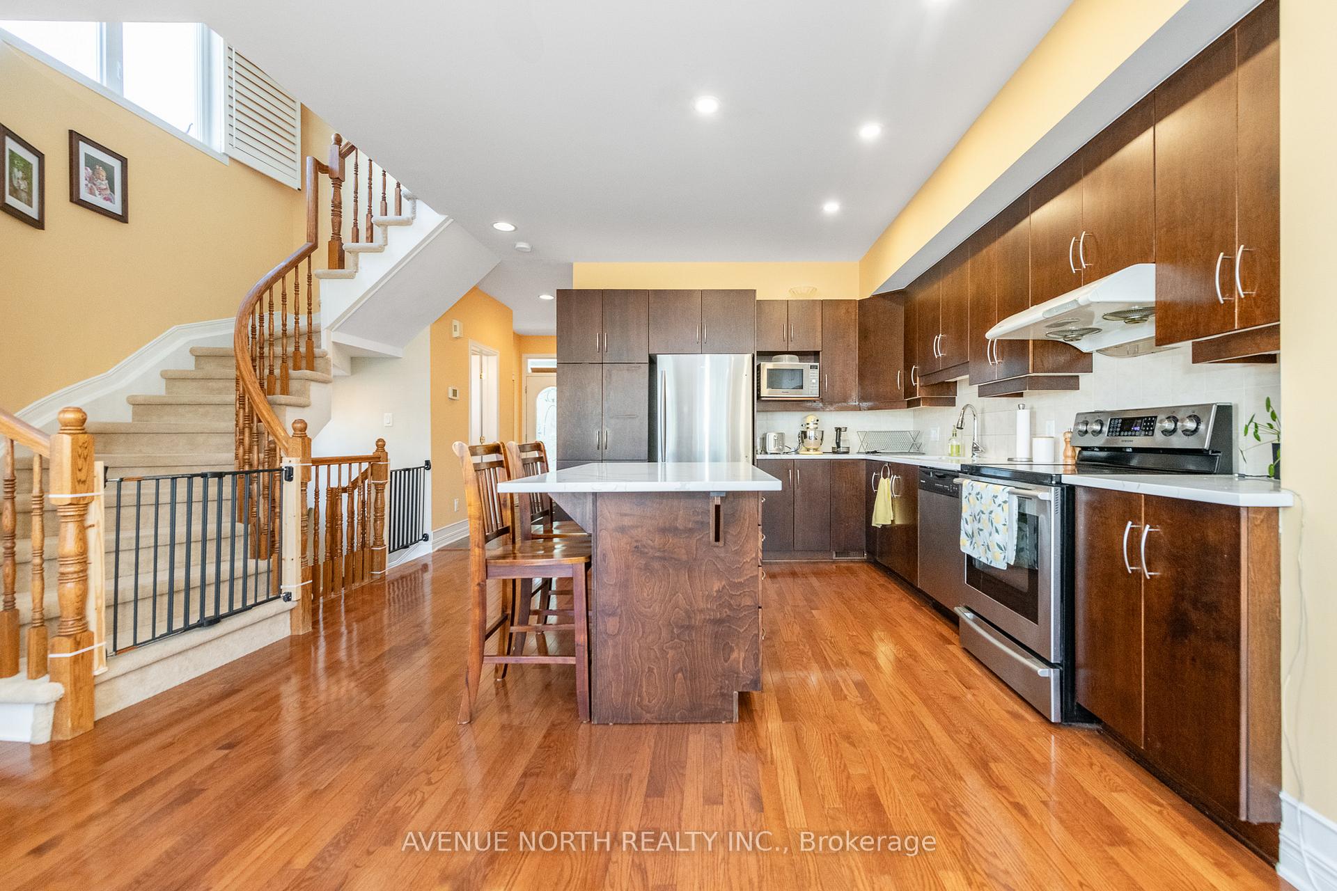 Photo 10 of 284 Parkin Circle, Ottawa, Blossom Park/Kemp Park/Findlay Creek — HOMEH